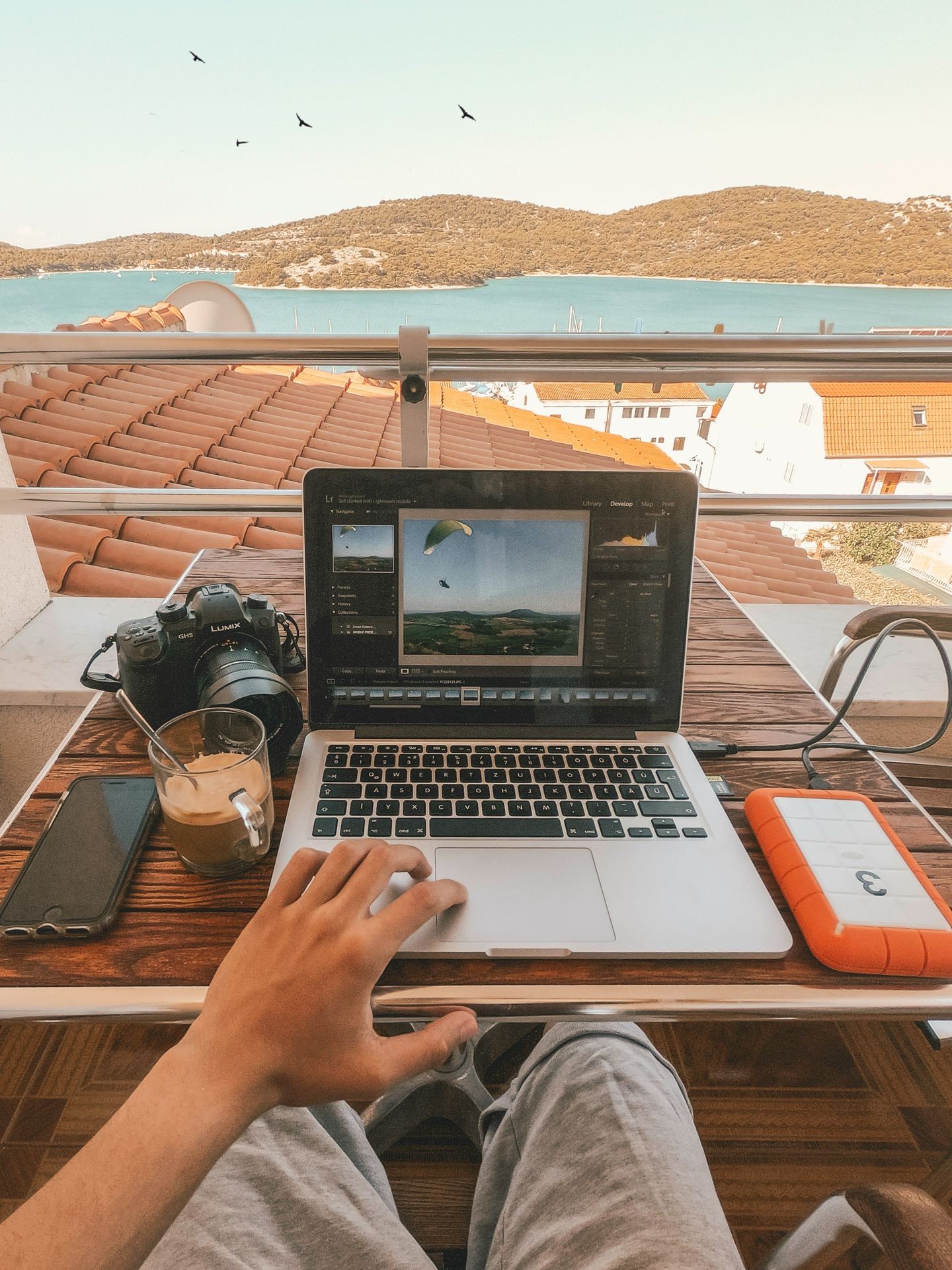 Work Anywhere, Earn Consistently